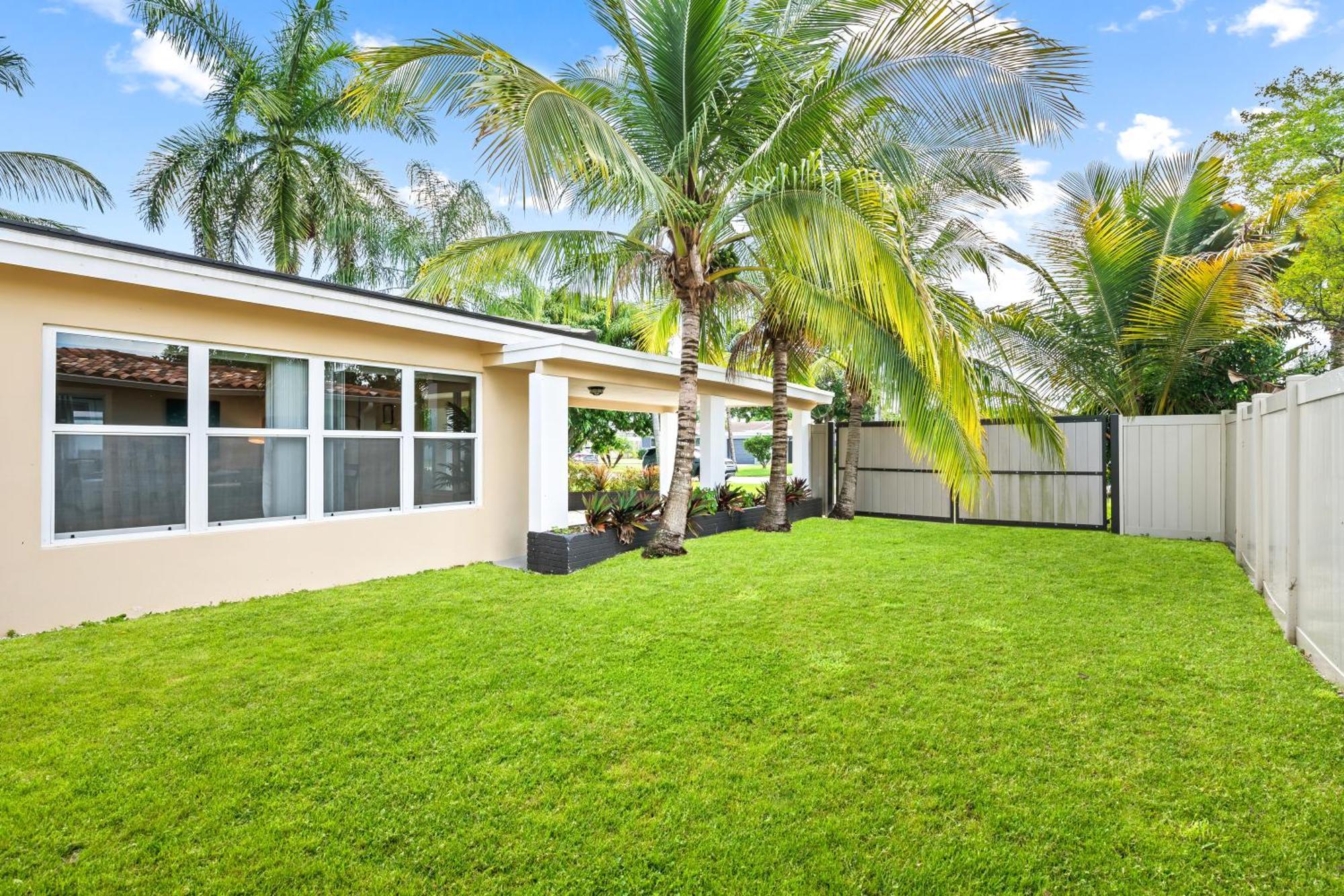 Modern Bungalow Near Wilton Drive I Pool Table フォート・ローダーデール エクステリア 写真
