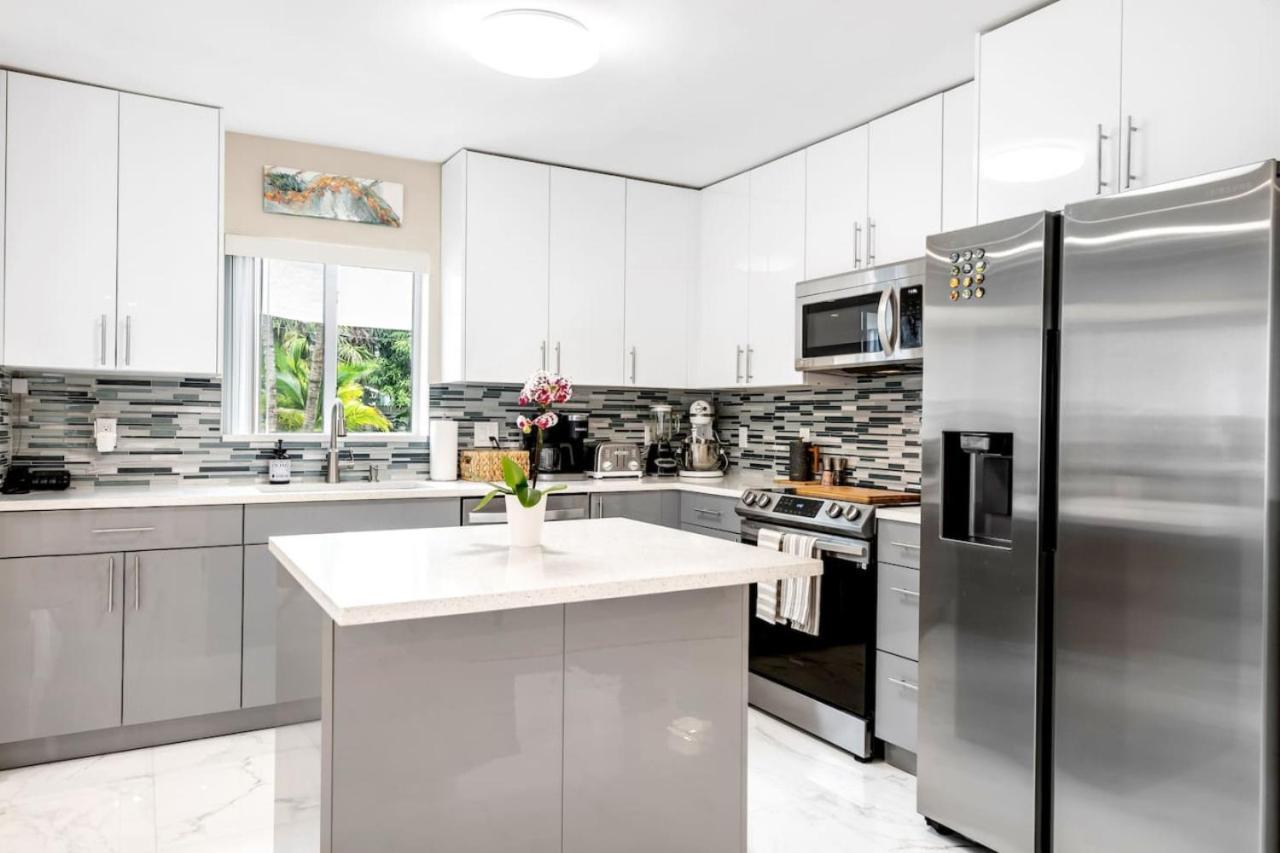 Modern Bungalow Near Wilton Drive I Pool Table フォート・ローダーデール エクステリア 写真