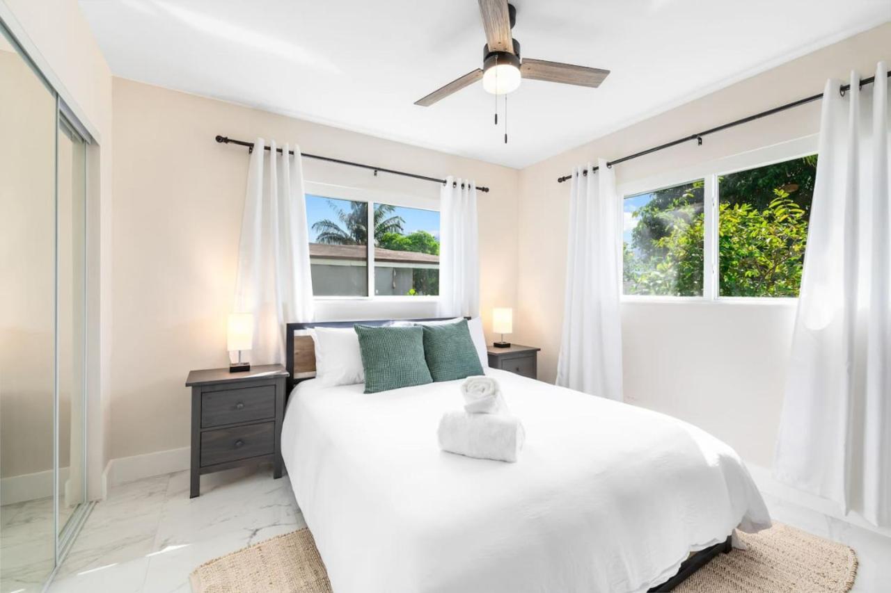 Modern Bungalow Near Wilton Drive I Pool Table フォート・ローダーデール エクステリア 写真